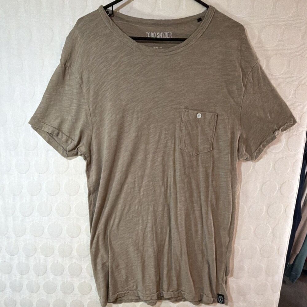 Todd Snyder Shirt Mens XL Tan Slub Cotton Button Pocket Crew Neck T-Shirt.